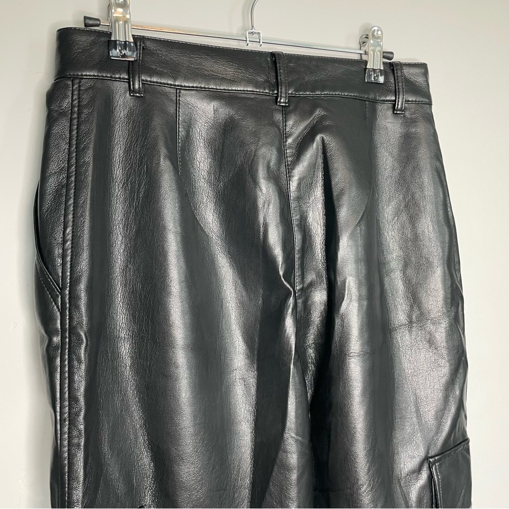 Aritzia Wilfred Modern Cargo Pant 8 Black Faux Vegan Leather Pockets - Picture 13 of 15